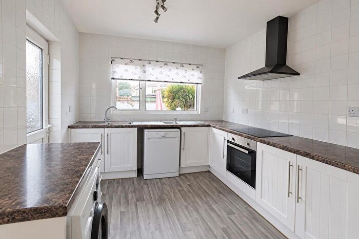 3 Bedroom Semi-Detached House To Rent In Brunswick Road, Southend On Sea, SS1