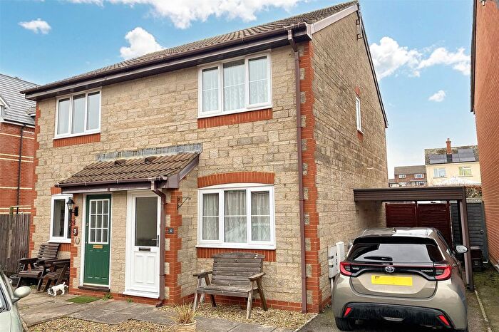 2 Bedroom Semi-Detached House For Sale In Willcocks Close, Wellington, Somerset, TA21