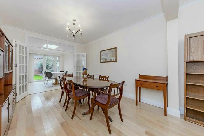 4 Bedroom House To Rent In Summerlee Avenue, London, N2