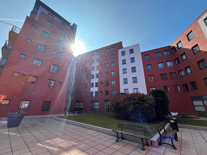 1 Bedroom Flat To Rent In Citygate Block, Blantyre Street, M15