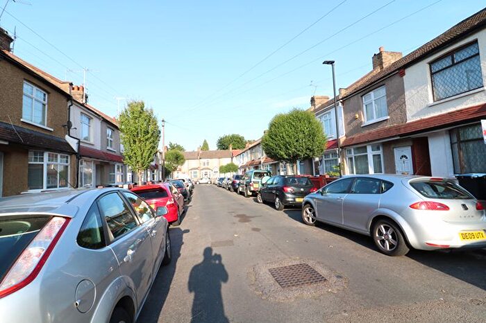 3 Bedroom Terraced House To Rent In Sunnyside Road South, London, N9