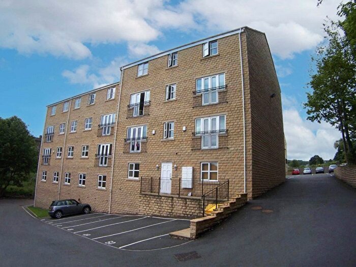2 Bedroom Flat To Rent In Croft Court, Mount Lane, Rastrick, Brighouse, HD6