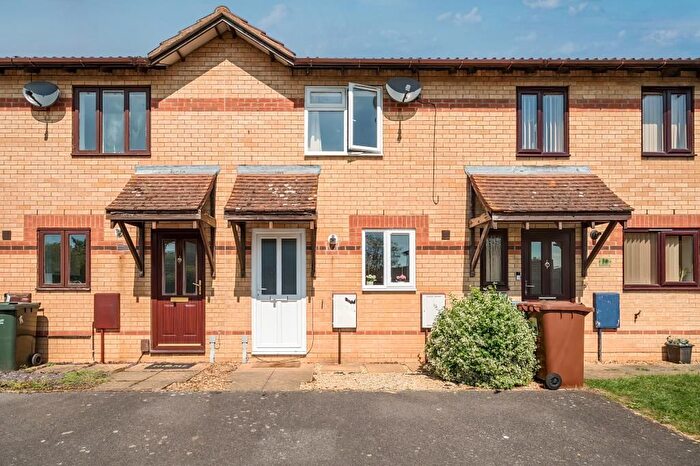 2 Bedroom Terraced House To Rent In Holm Way, Bicester, OX26