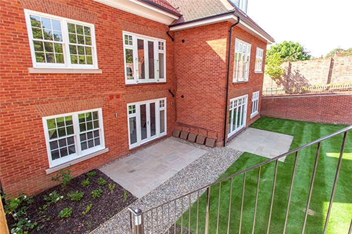 2 Bedroom Flat To Rent In Aston House, High Street, Wargrave, RG10