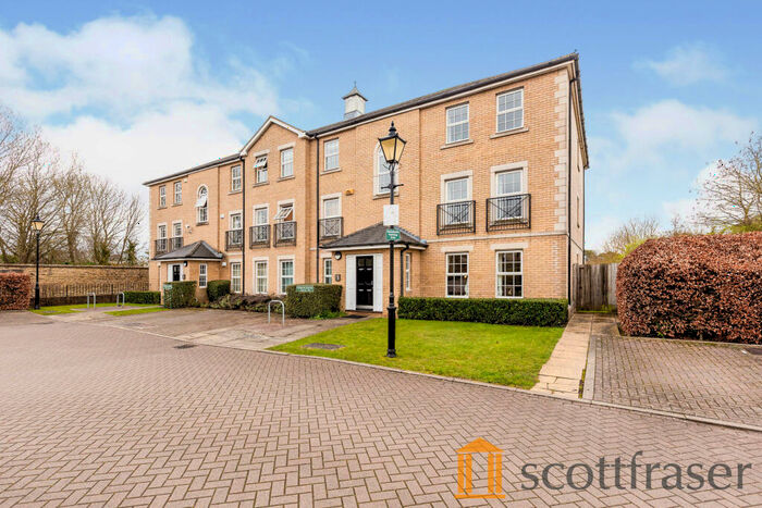 2 Bedroom Flat To Rent In Mandelbrote Drive, Littlemore, OX4