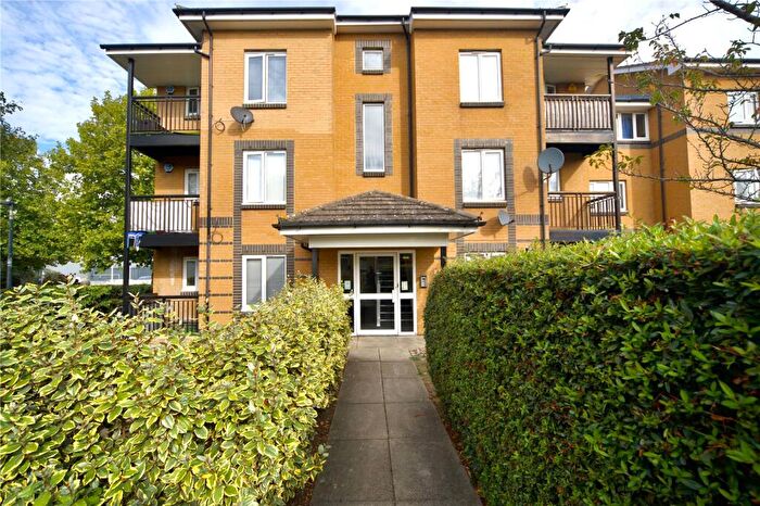 2 Bedroom Apartment For Sale In Anchor Close, Barking, Essex, IG11