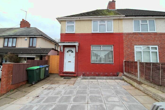 3 Bedroom Semi-Detached House To Rent In Valentine Road, Oldbury, B68