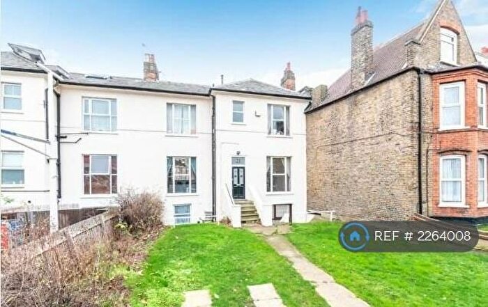 2 Bedroom Flat To Rent In East Dulwich Road, London, SE22