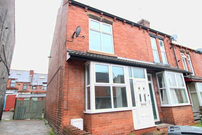 2 Bedroom End Of Terrace House To Rent In King Street, Chapeltown, Sheffield, S35