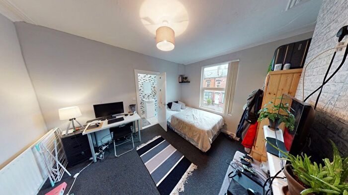 4 Bedroom Semi Detached House To Rent In Ashville Avenue, Leeds, LS6