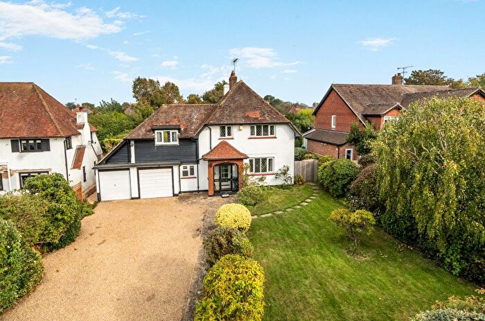 4 Bedroom Detached House For Sale In West Close, Middleton-On-Sea, PO22