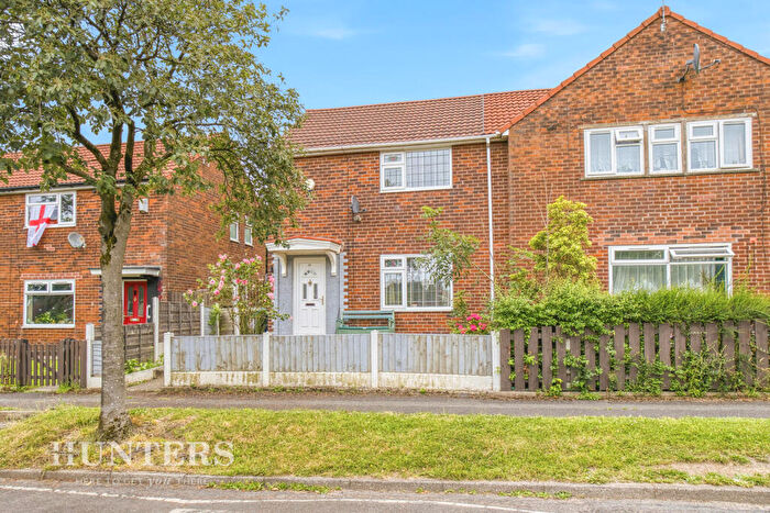 2 Bedroom Semi Detached House For Sale In Reins Lee Avenue, Oldham, OL8