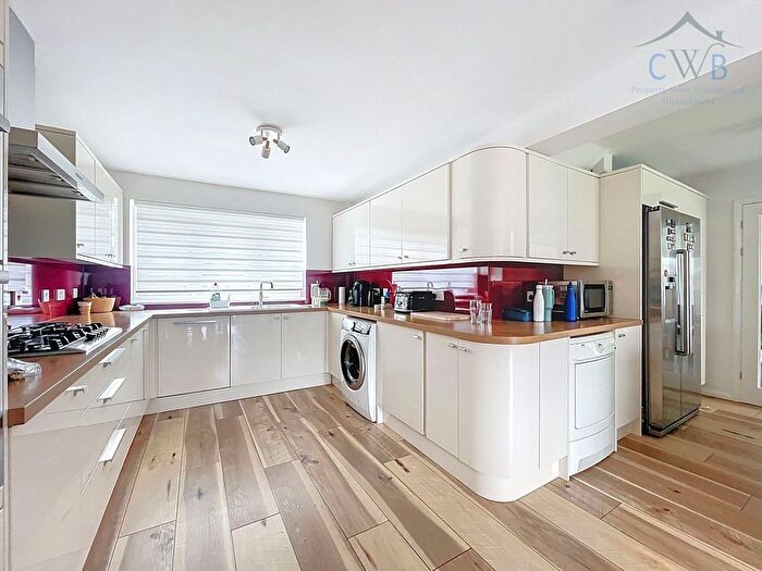 4 Bedroom Detached House For Sale In Pout Road, Snodland, ME6