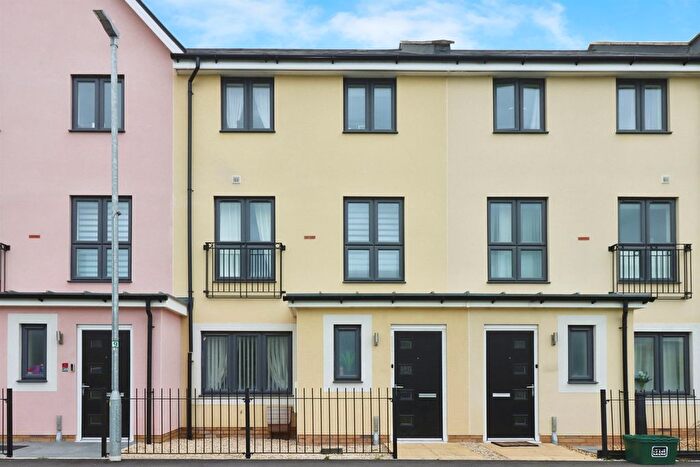 4 Bedroom Terraced House For Sale In Gauting Road, Patchway, Bristol, BS34