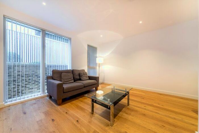 2 Bedroom Flat To Rent In Hand Axe Yard, London, WC1X