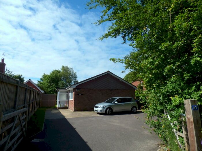 2 Bedroom Detached Bungalow To Rent In Lowestoft Road, Worlingham