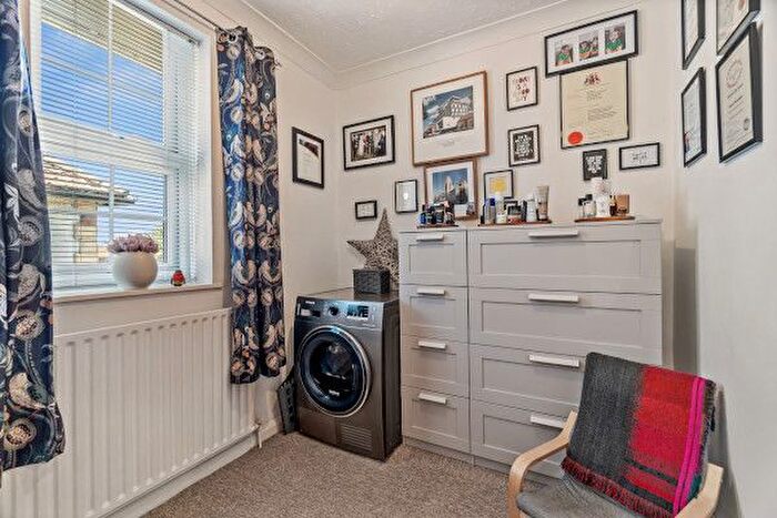 3 Bedroom Terraced House For Sale In Blundell Road, Edgware, HA8