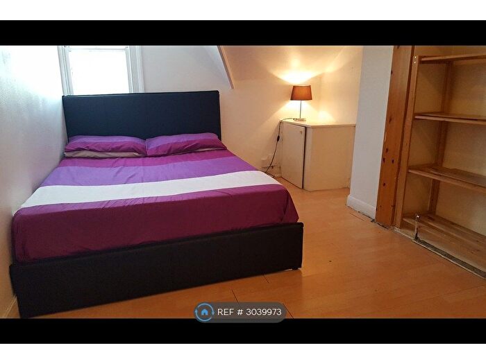3 Bedroom Flat To Rent In Endymion Road, London, N4