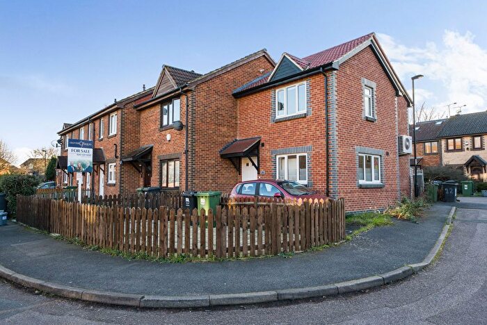 2 Bedroom End Terrace House For Sale In Tarragon Close, London, SE14