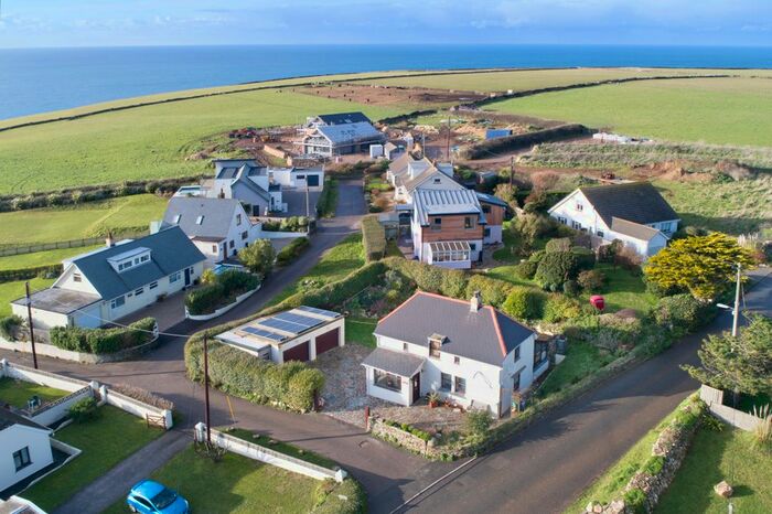 1 Bedroom Detached House For Sale In Trenance, Mawgan Porth, TR8