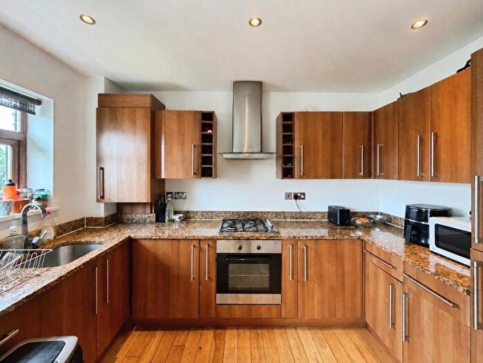 2 Bedroom Flat To Rent In Mayplace Road East, Bexleyheath, Kent, DA7
