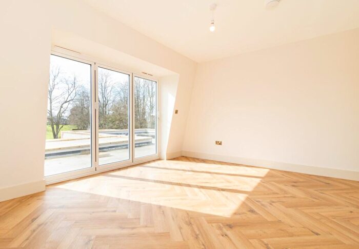 2 Bedroom Duplex For Sale In The Green, Surrey, CR6