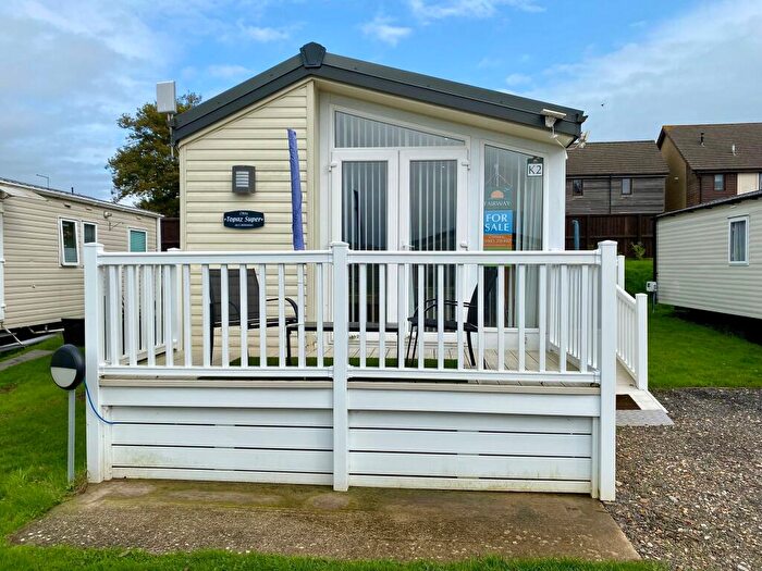 2 Bedroom Caravan For Sale In Perowne Way, Sandown, PO36