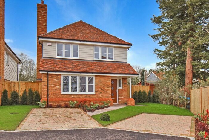 4 Bedroom Detached House For Sale In Viaduct Terrace, Warehorne Road, TN26