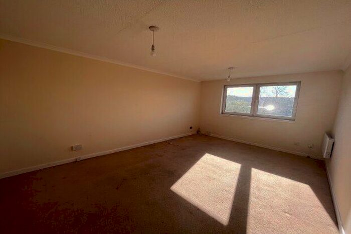 3 Bedroom Flat To Rent In Greenrigg Road, Glasgow, G67