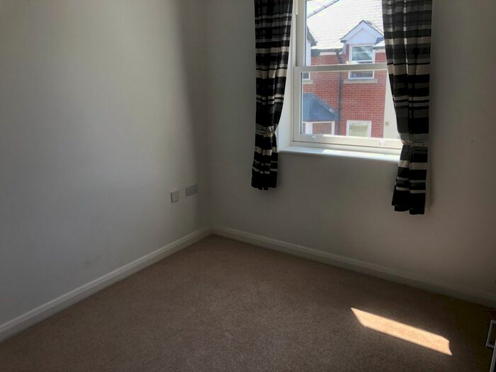 1 Bedroom Flat To Rent In Valentine Court, Llanidloes, Powys SY18