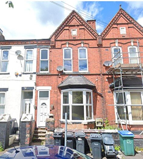 7 Bedroom Terraced House To Rent In Nicholls Street, West Bromwich, Birmingham, B70