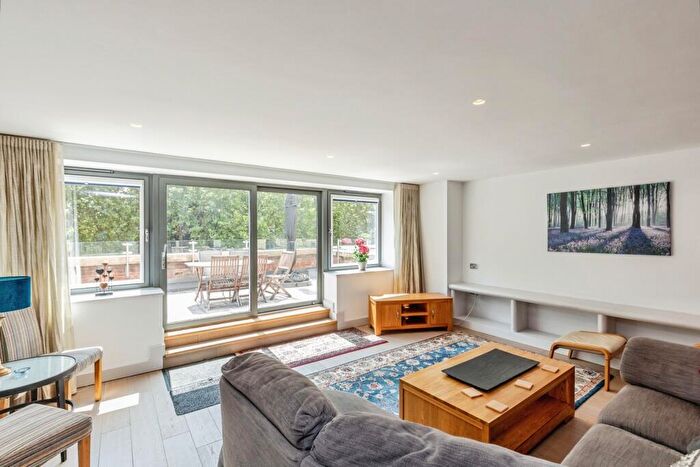 3 Bedroom Flat For Sale In Southey House, Wine Street, City Centre, Bristol, BS1