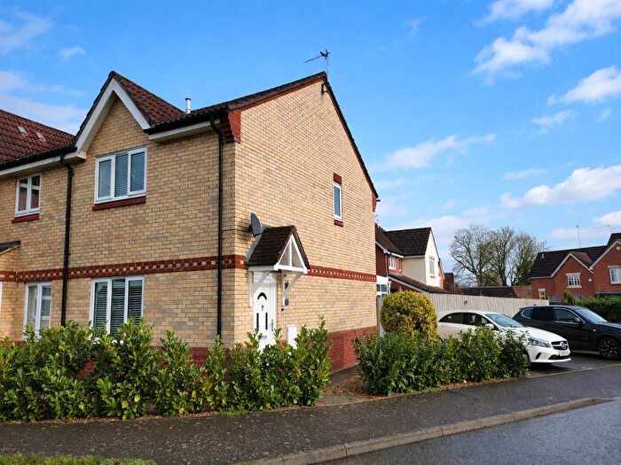 3 Bedroom Semi Detached House For Sale In Hood Drive, Great Blakenham, Ipswich, Suffolk, IP6