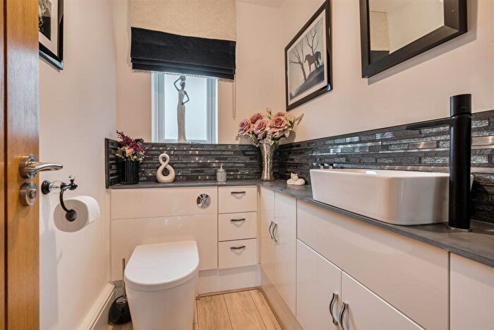5 Bedroom Detached House For Sale In Uppington, Near Wimborne Dorset, BH21