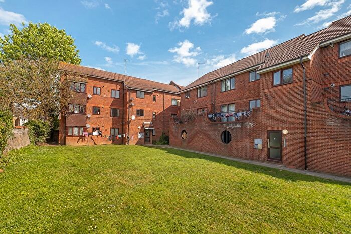2 Bedroom Flat To Rent In Steve Biko Way, Hounslow, TW3