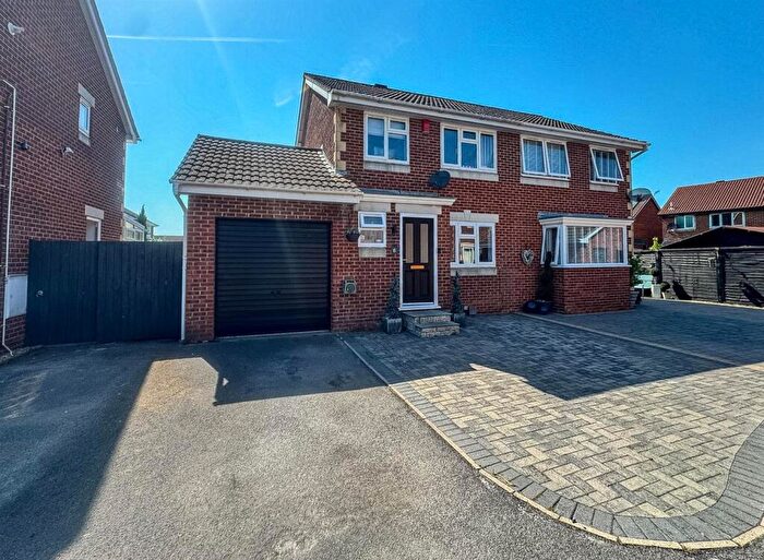 3 Bedroom Semi-Detached House For Sale In Grace Road, Weston-Super-Mare, BS22