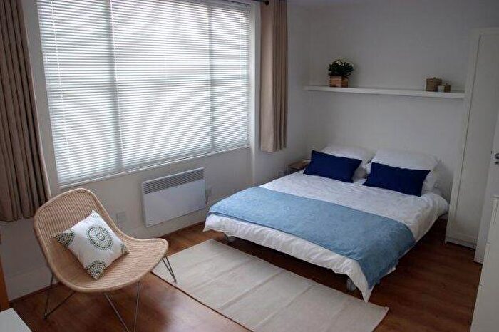 Studio To Rent In Finborough Road, London, SW10