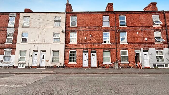 4 Bedroom Terraced House To Rent In Palin Street, NG7