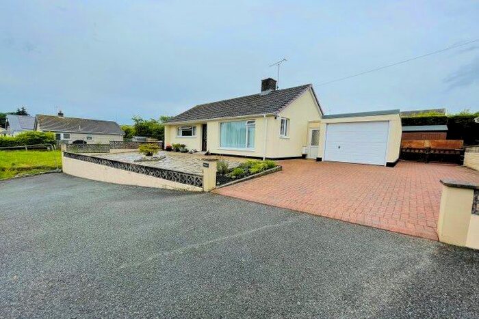 2 Bedroom Bungalow To Rent In Station Road, Kilgetty, SA68
