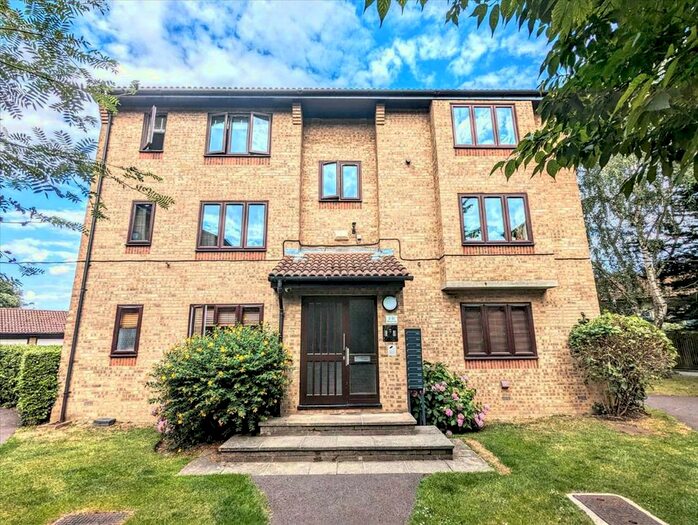 Studio To Rent In Gresham Way, Wimbledon Park, London, SW19