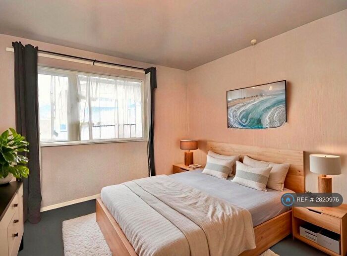 1 Bedroom Flat To Rent In Byron St, Cardiff, CF24