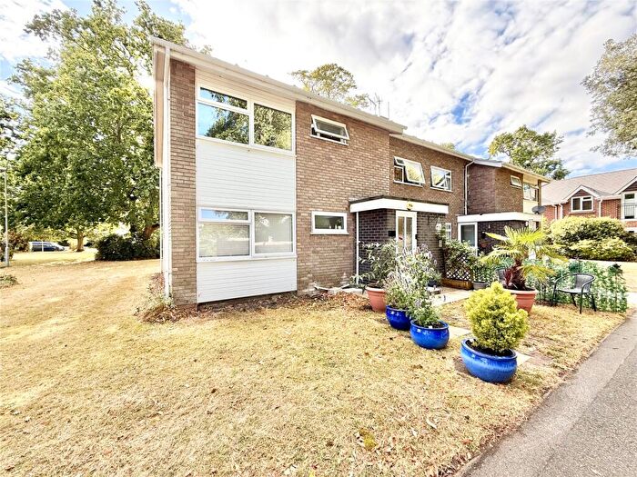 2 Bedroom Apartment For Sale In Hoburne Gardens, Highcliffe On Sea, Christchurch, Dorset, BH23
