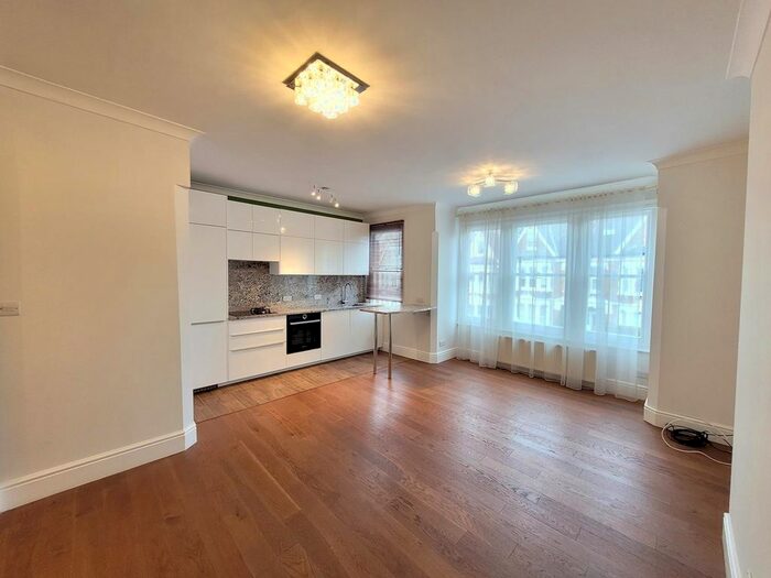 2 Bedroom Flat To Rent In Wyneham Road, Herne Hill, London, SE24