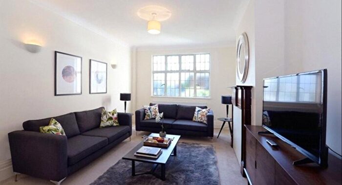 5 Bedroom Apartment To Rent In Park Road, London, NW8