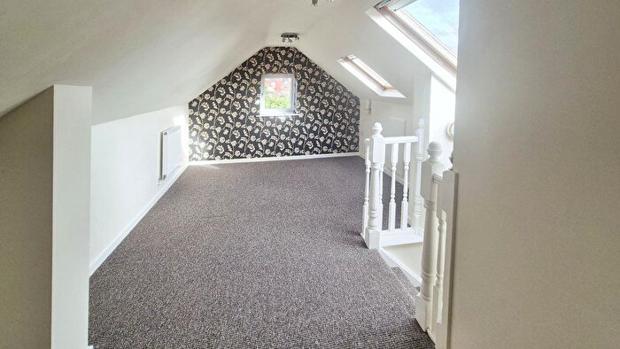 2 Bedroom Bungalow For Sale In Kingsfield Oval, Basford, Stoke-On-Trent, ST4