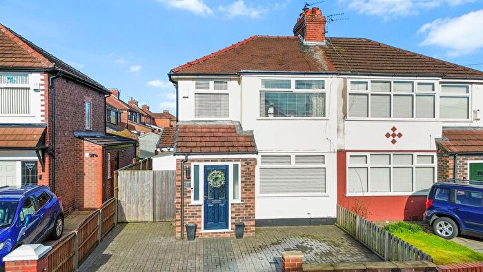 3 Bedroom Semi Detached House For Sale In St. Georges Avenue, Windle, WA10