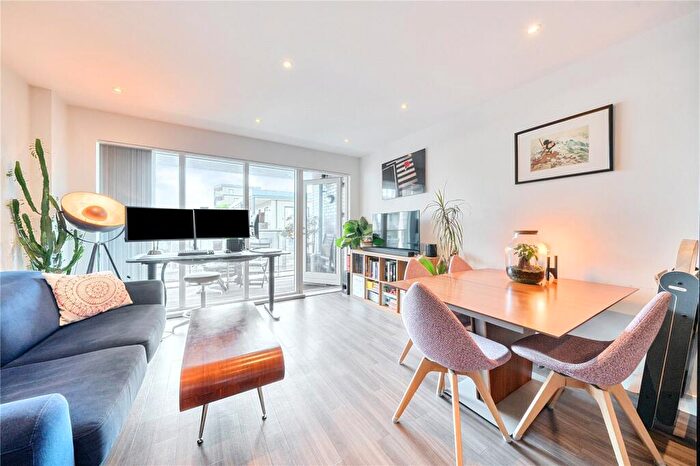 2 Bedroom Apartment For Sale In Spa Road, London, SE16