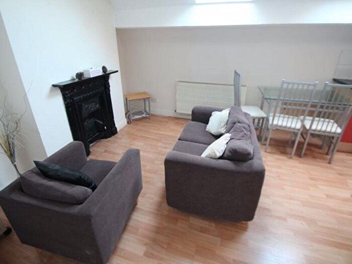 1 Bedroom Flat To Rent In Wesley Road, Leeds, LS12