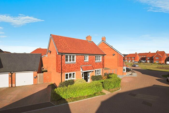 4 Bedroom Detached House For Sale In Honeysuckle Avenue, Hellingly, Hailsham, BN27