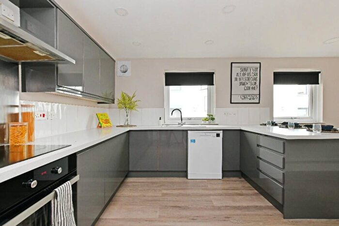 5 Bedroom Apartment To Rent In Broomhall Street, Sheffield, S3